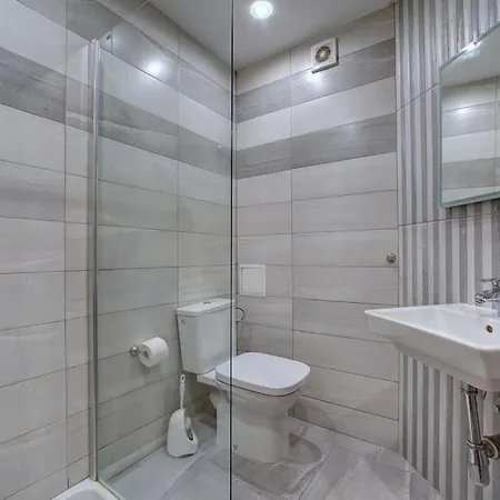 דירה Spacious Office With Secure Garage In